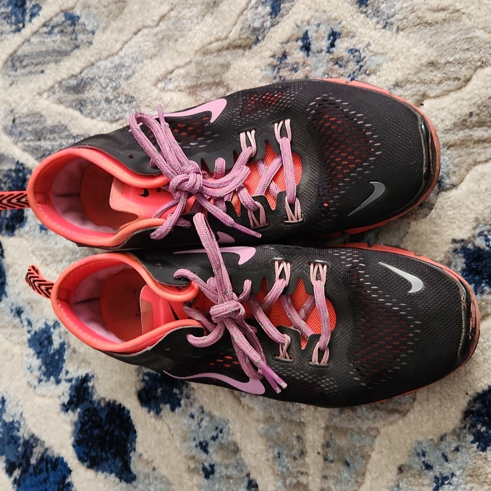 Nike women's shoes size 7